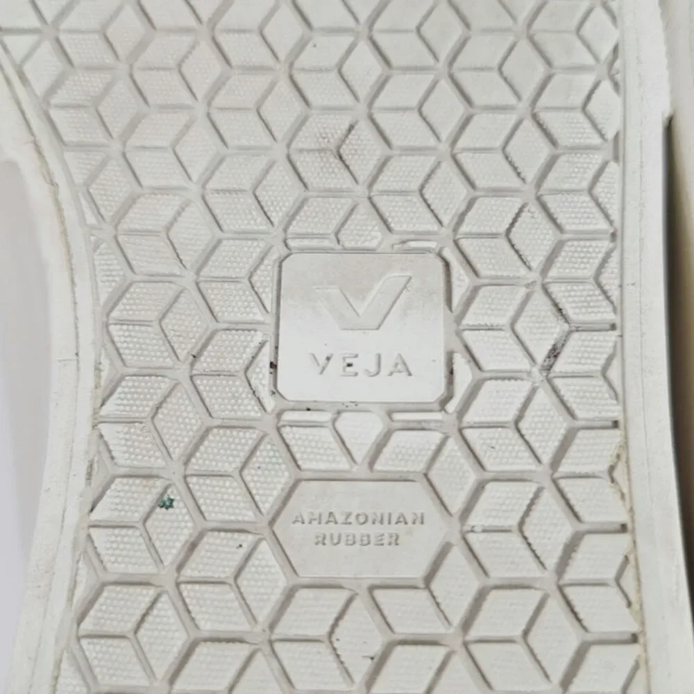 VEJAS CAMPO LEATHER SNEAKERS IN WHITE/GRAY, SZ 5